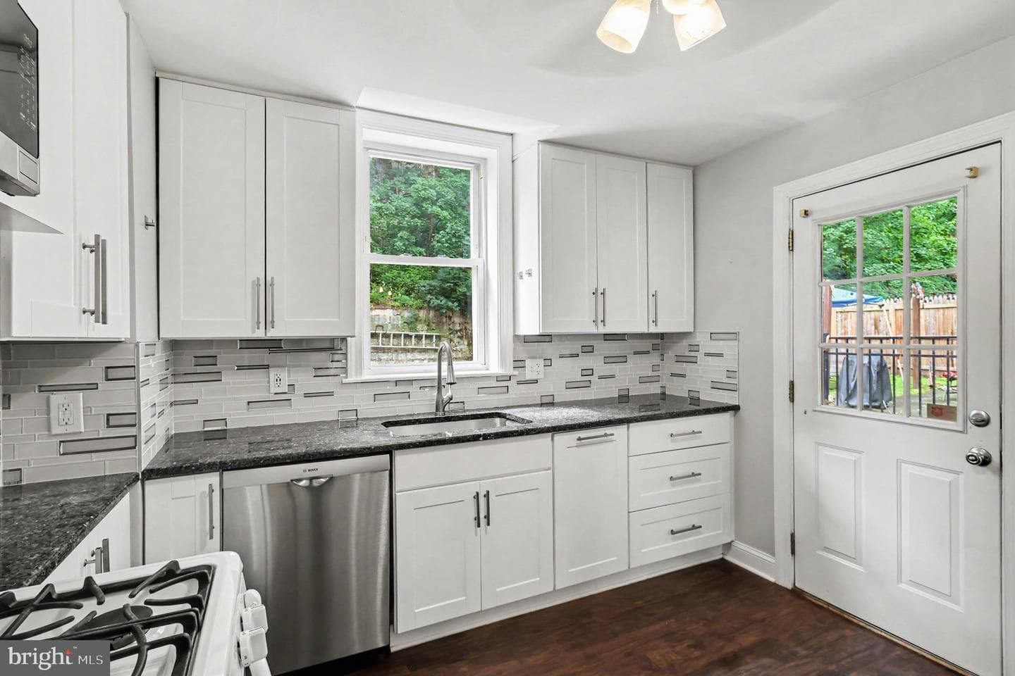 624 Bridge Street photo 15