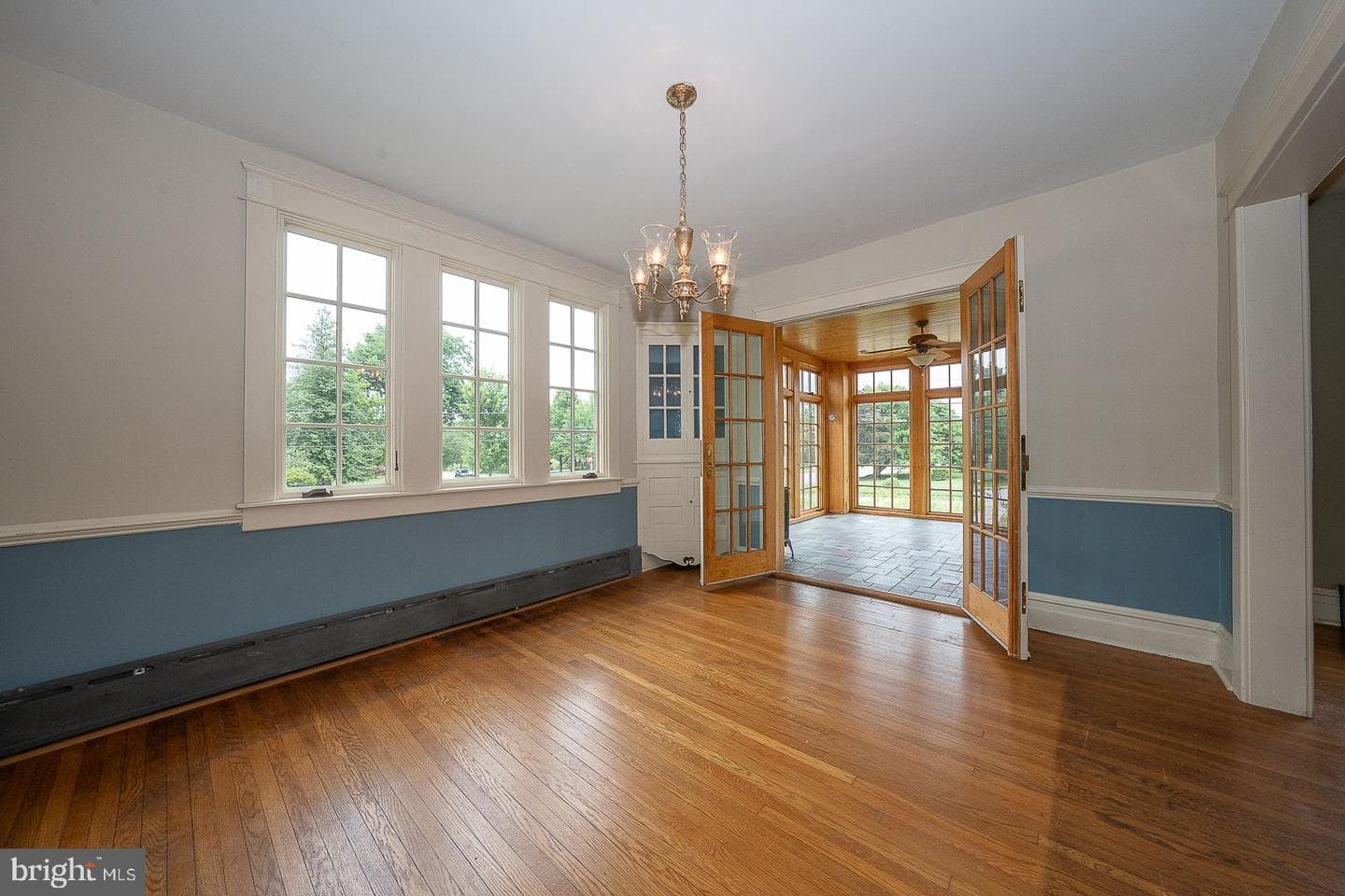 307 Monument Avenue photo 11