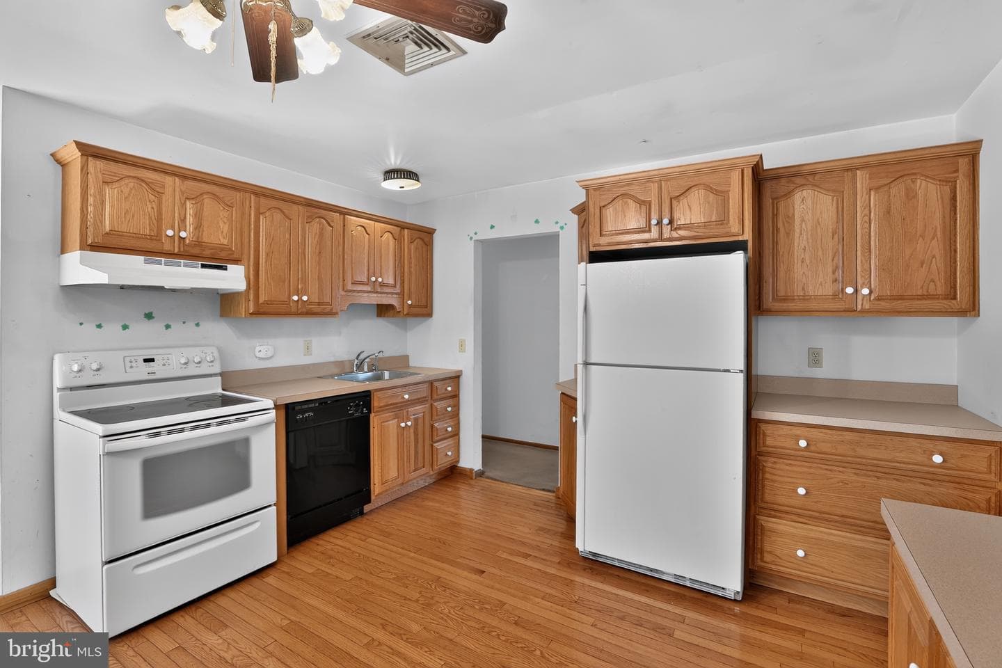 493 Mcgregor Drive photo 8