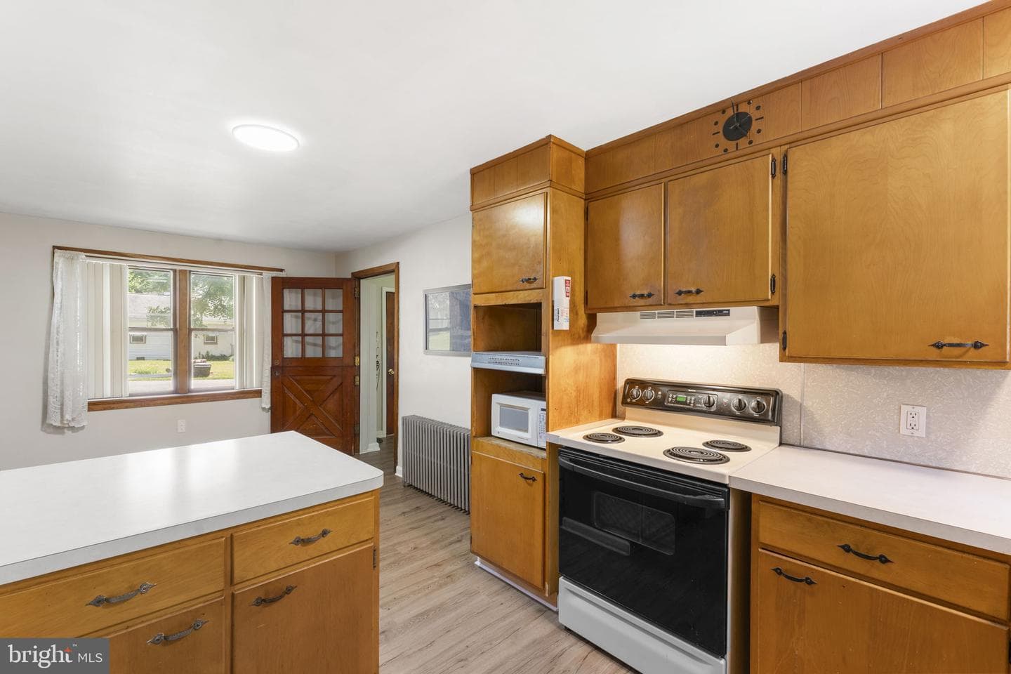 250 Watson Avenue photo 15