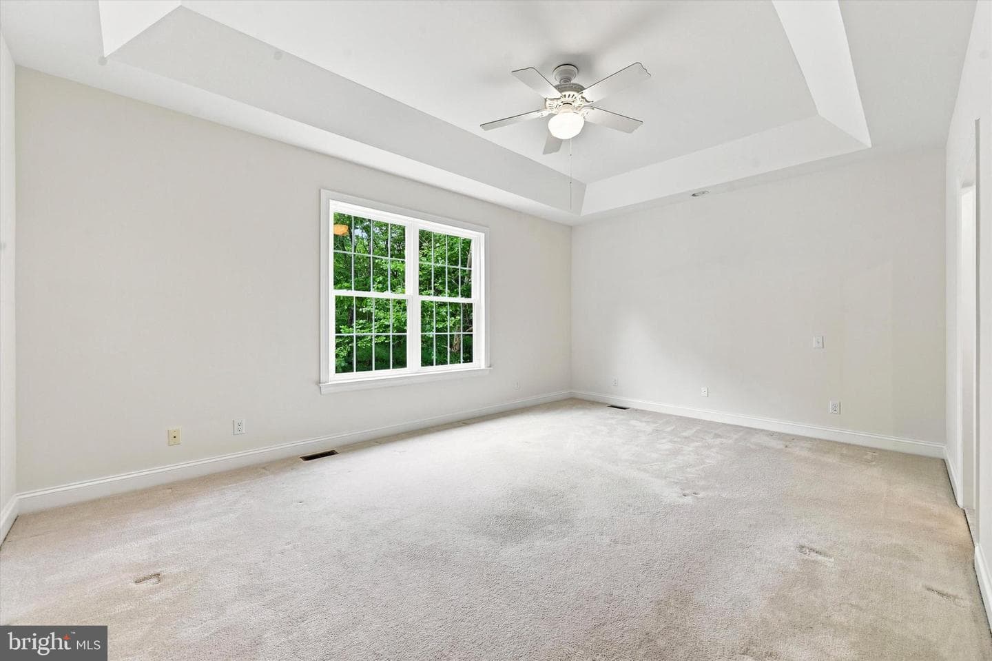 270 Hendrickson Lane photo 11