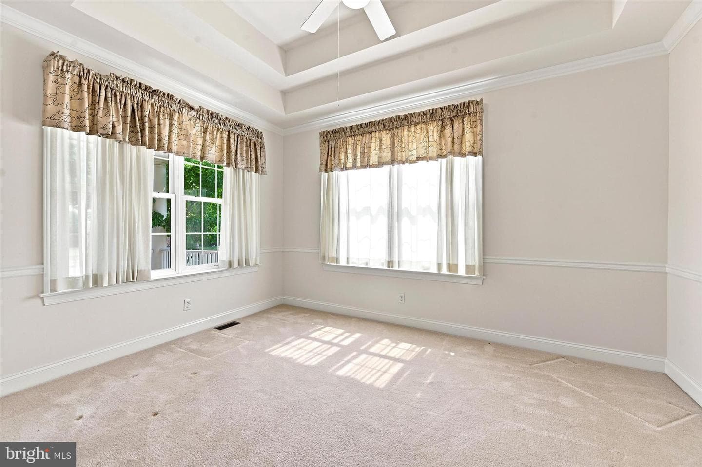 270 Hendrickson Lane photo 4