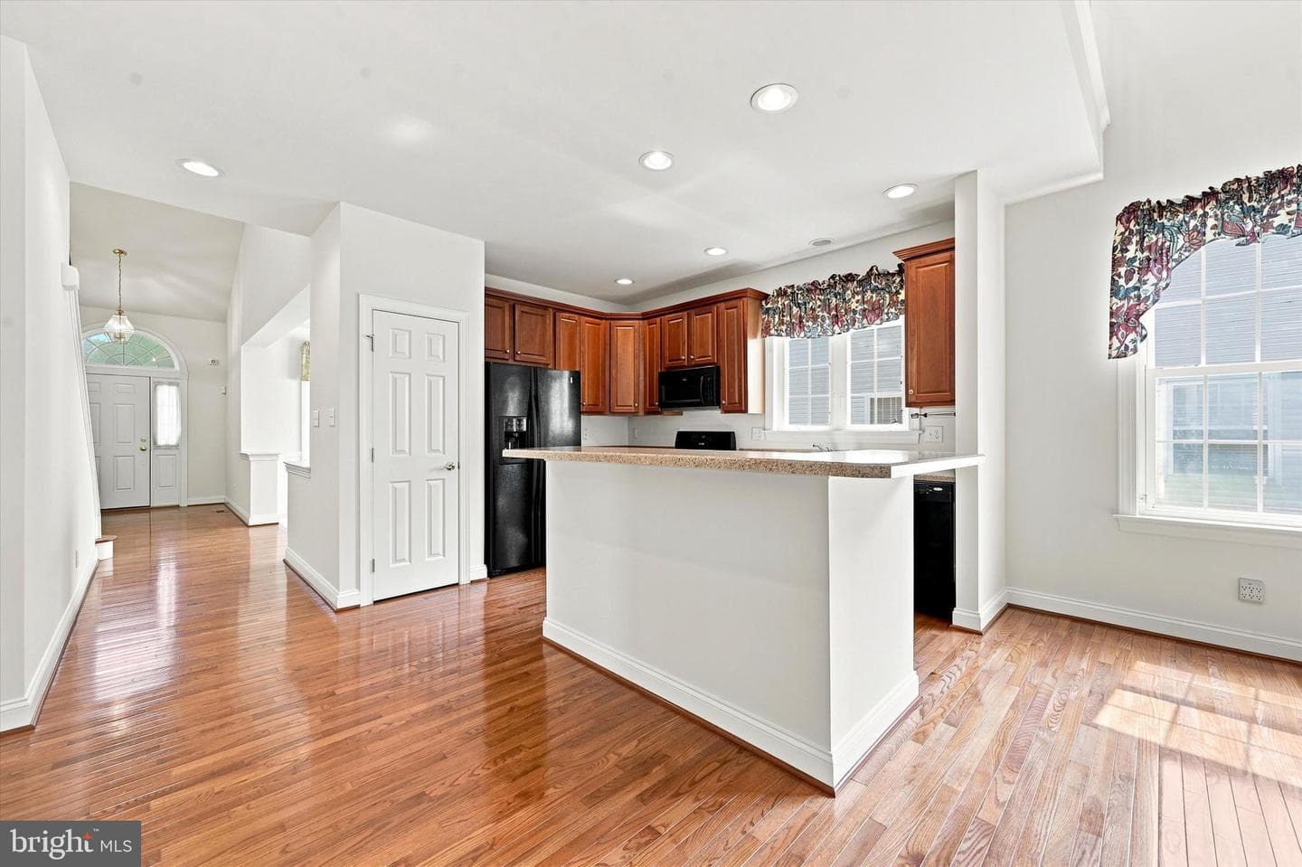270 Hendrickson Lane photo 5