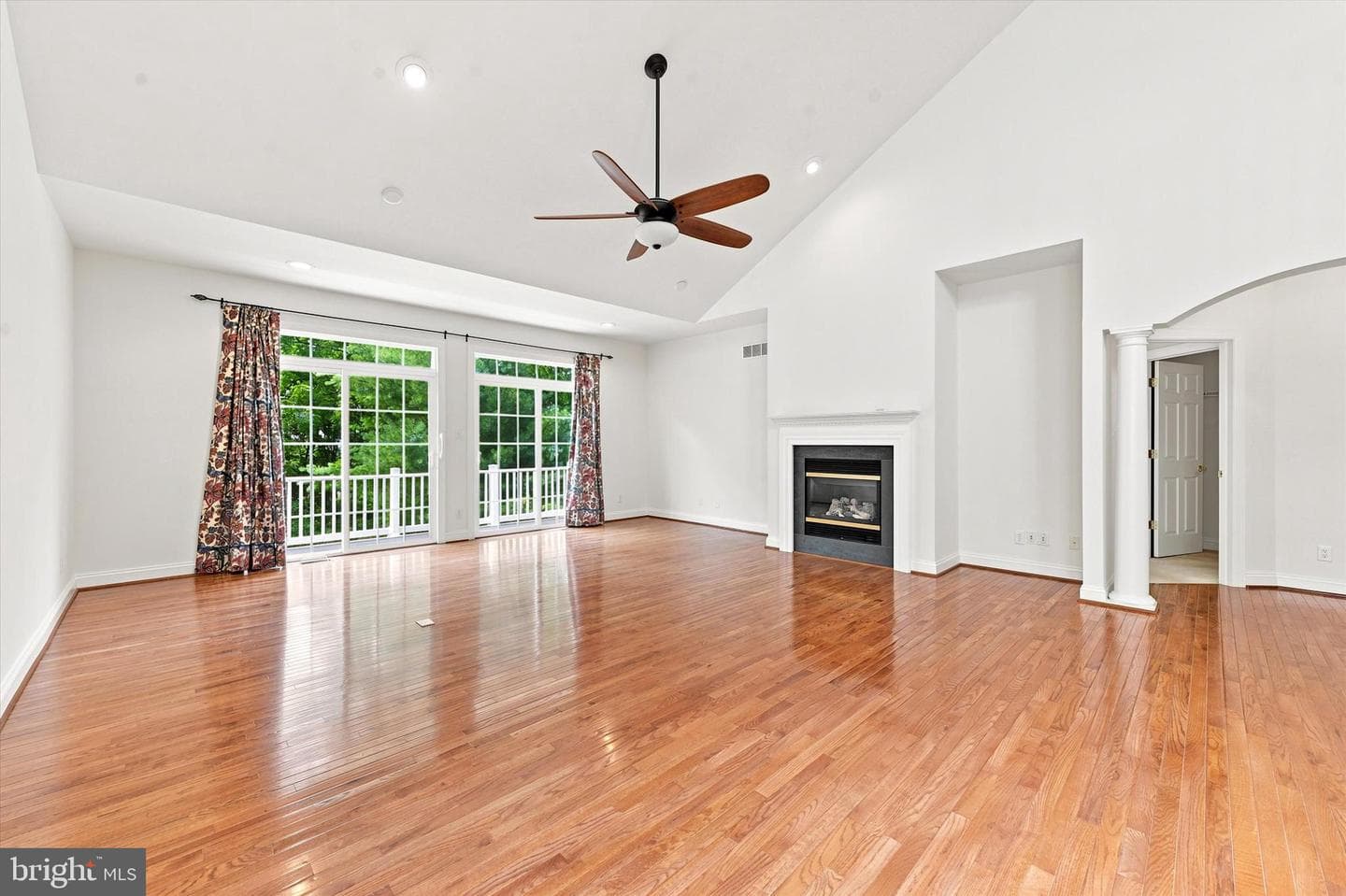 270 Hendrickson Lane photo 9