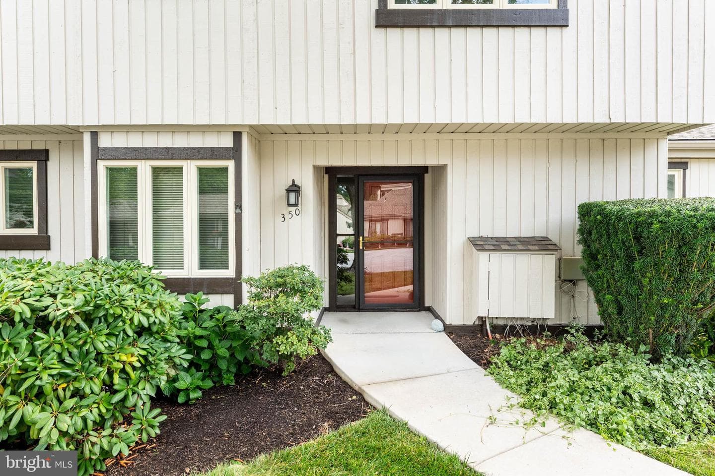 350 Devon Way photo 3