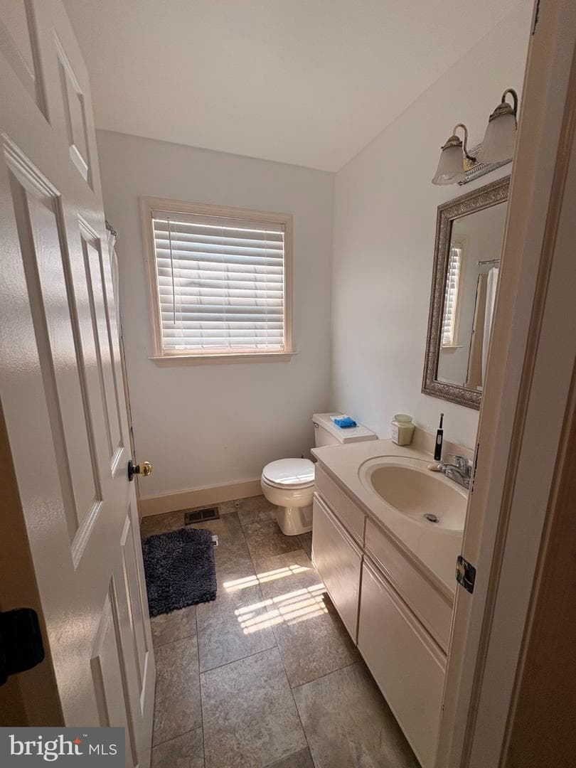 135 Peters Court photo 11