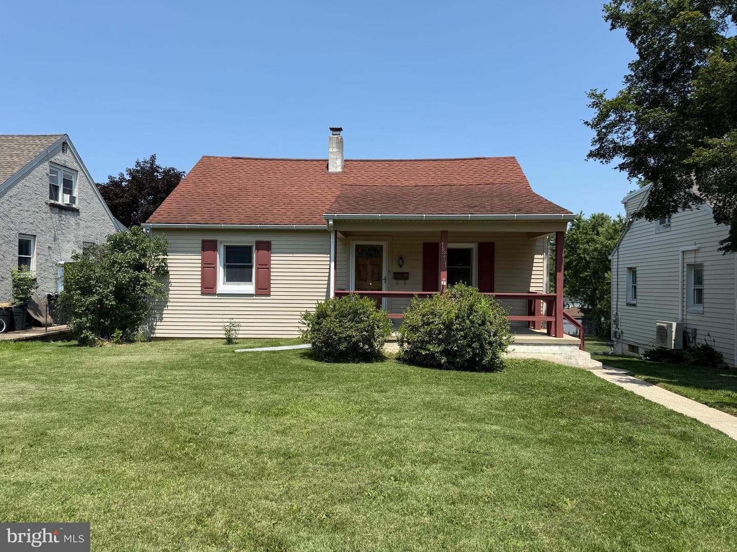 1511 Stirling Street photo 1