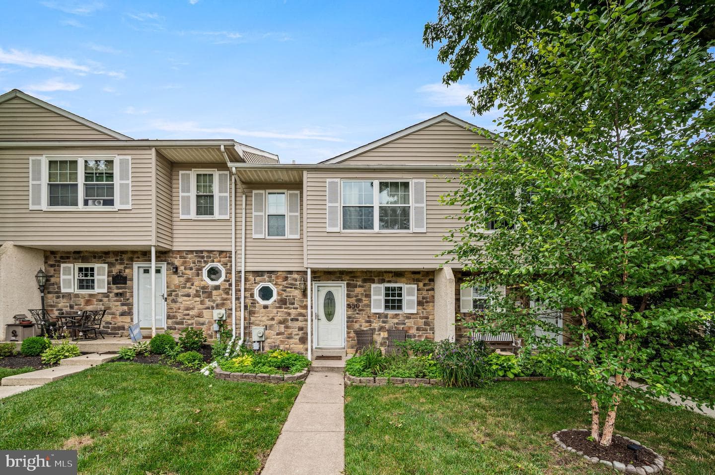 550 Lancaster Court photo 1