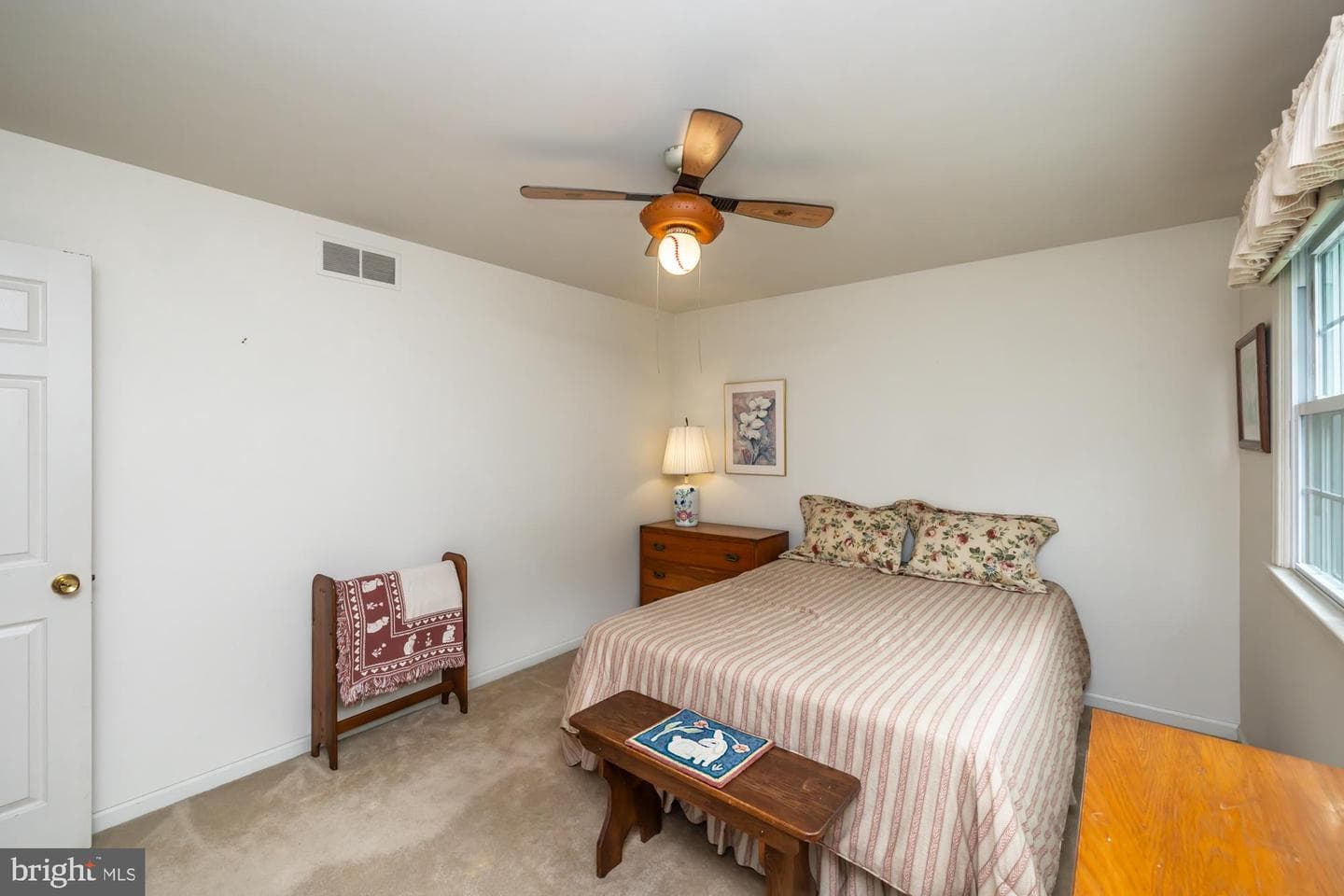 1466 Grove Avenue photo 46