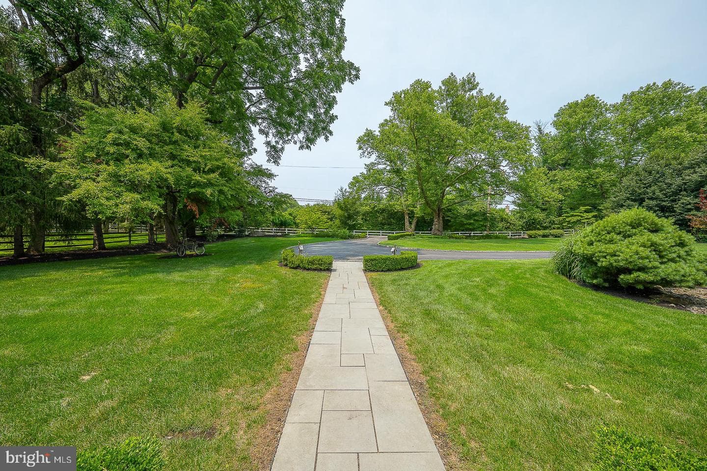 2048 Buttonwood Road photo 6