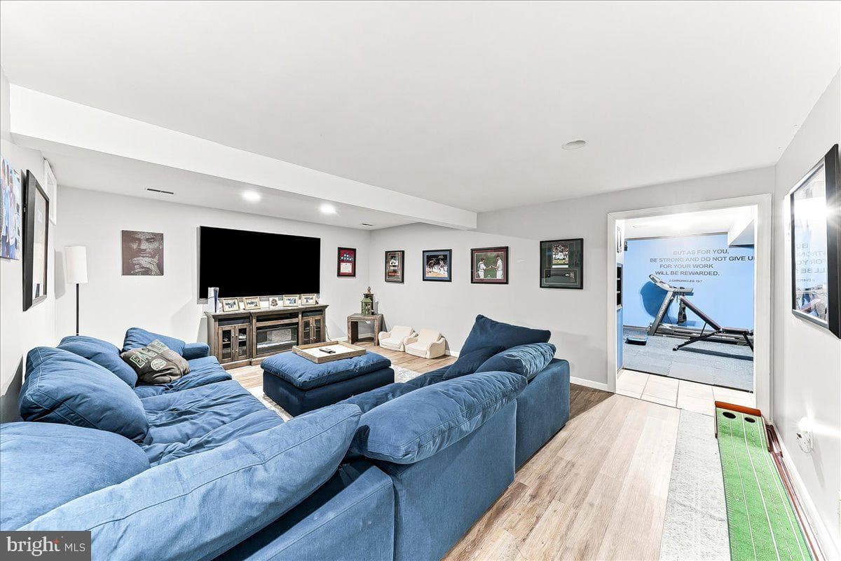 40 Caversham Drive photo 32