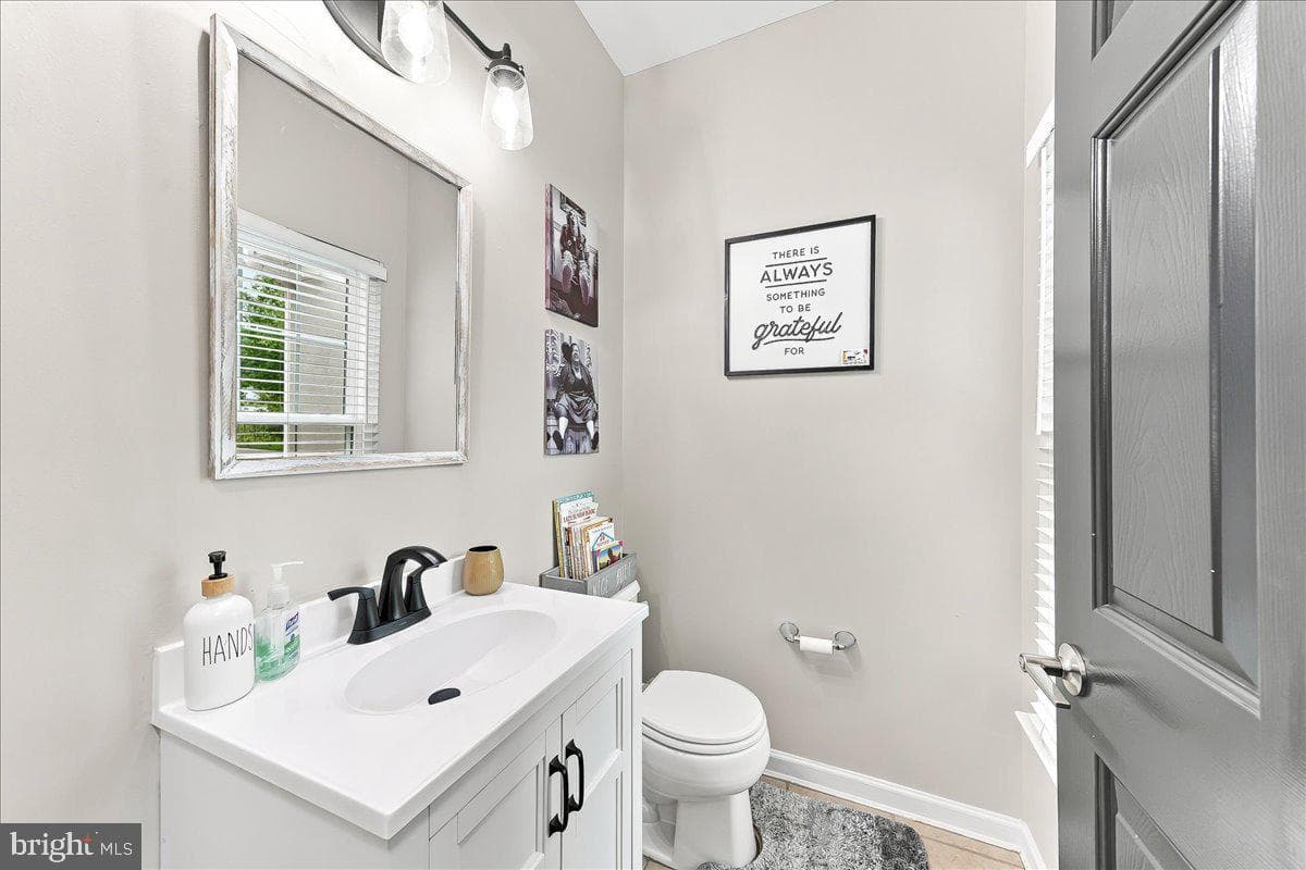 40 Caversham Drive photo 9