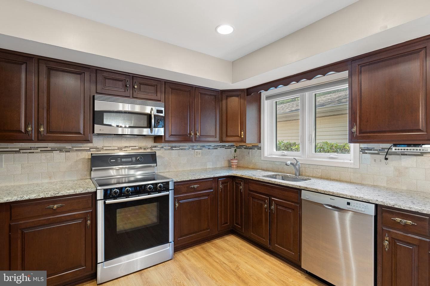 971 Kennett Way #971 photo 8