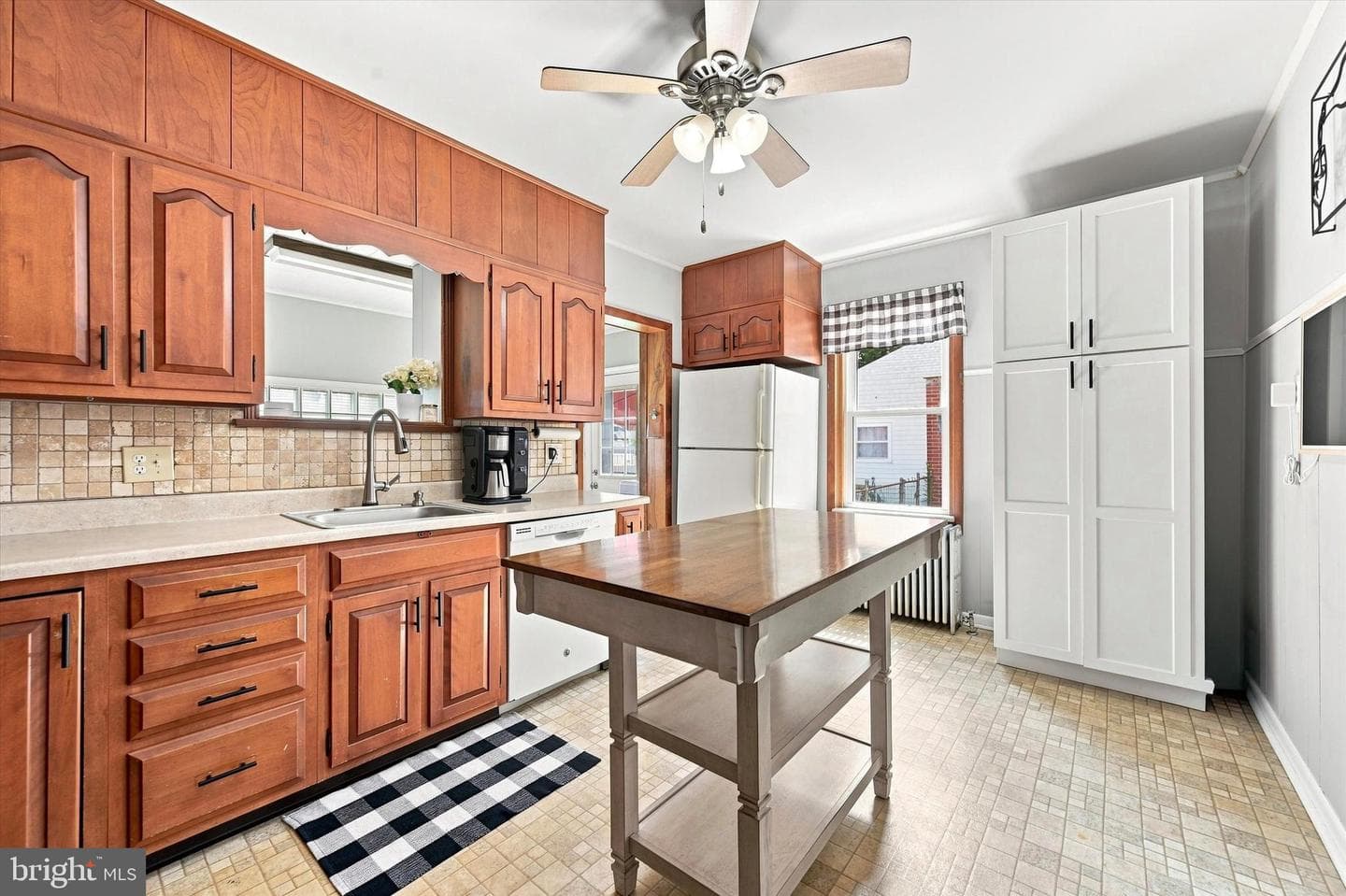 302 William Street photo 12