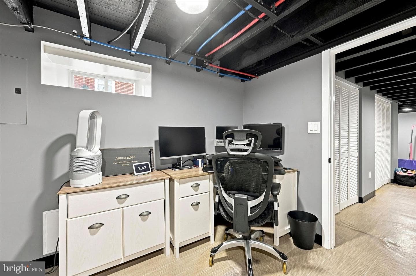 302 William Street photo 27