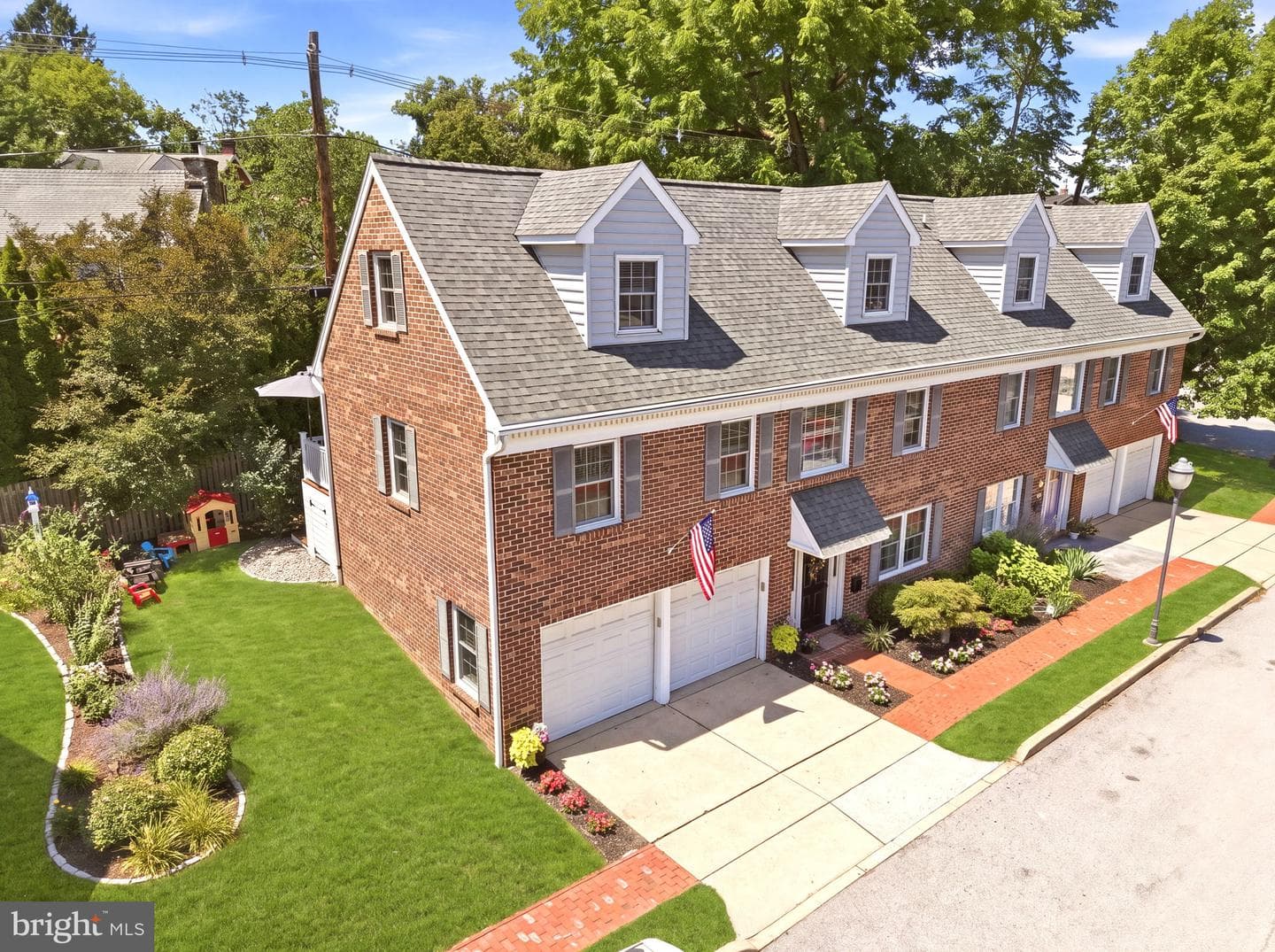 223 E Evans Street photo 3