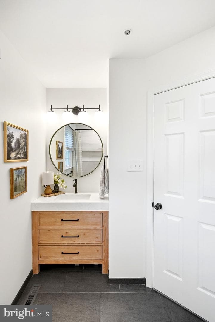 223 E Evans Street photo 32
