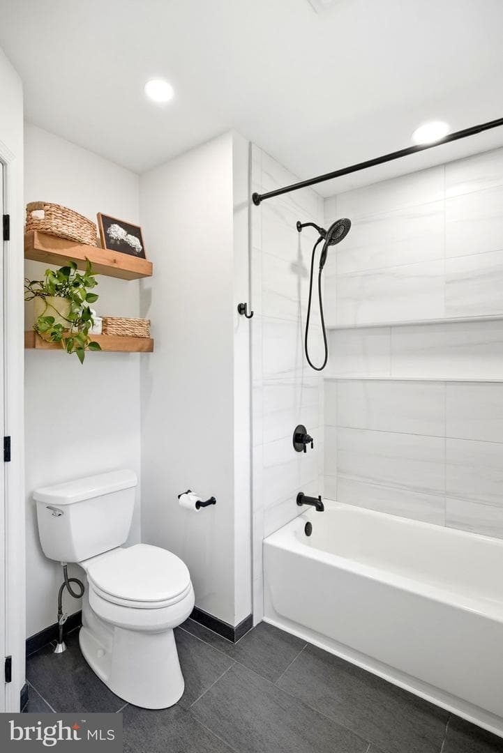 223 E Evans Street photo 33
