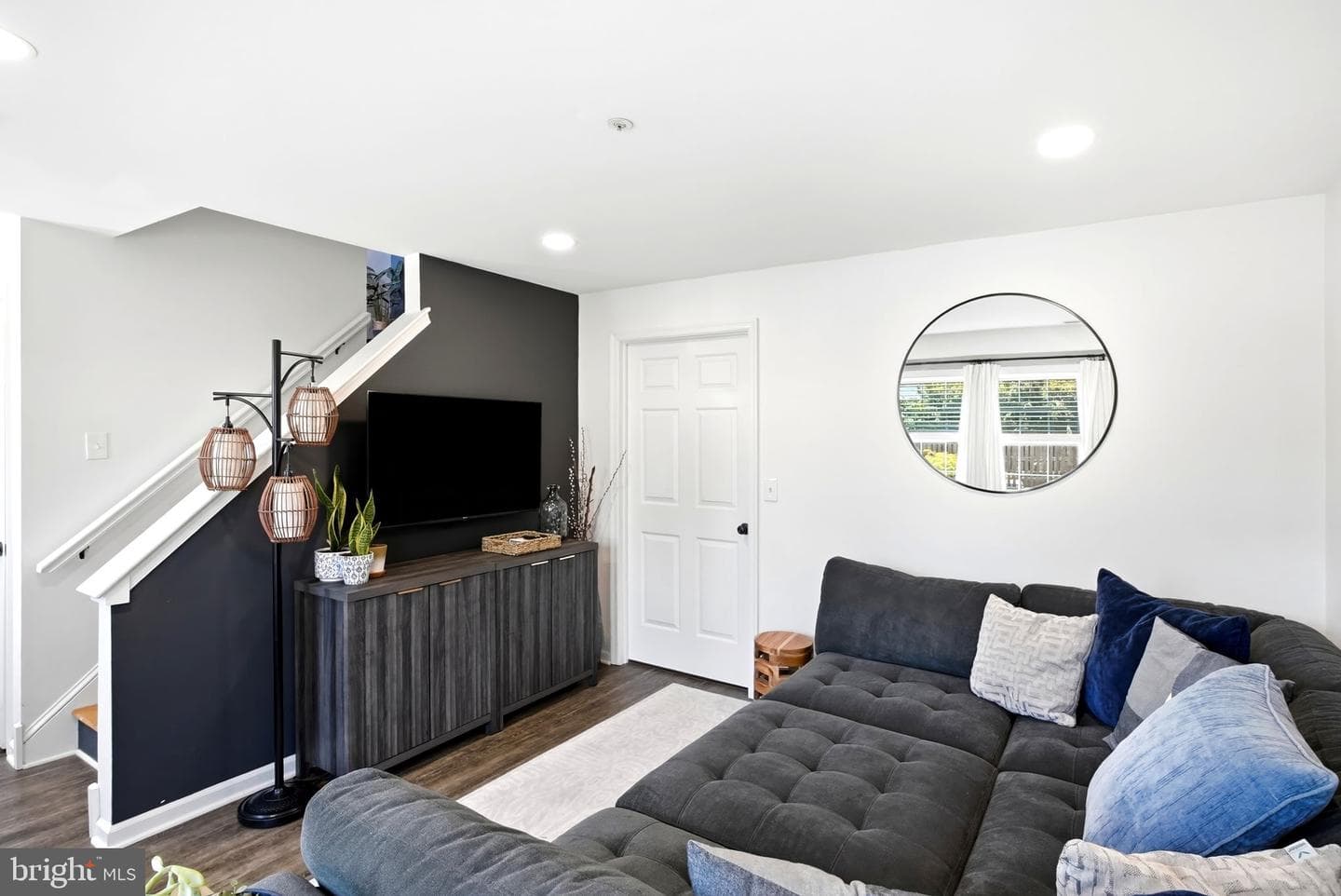 223 E Evans Street photo 37
