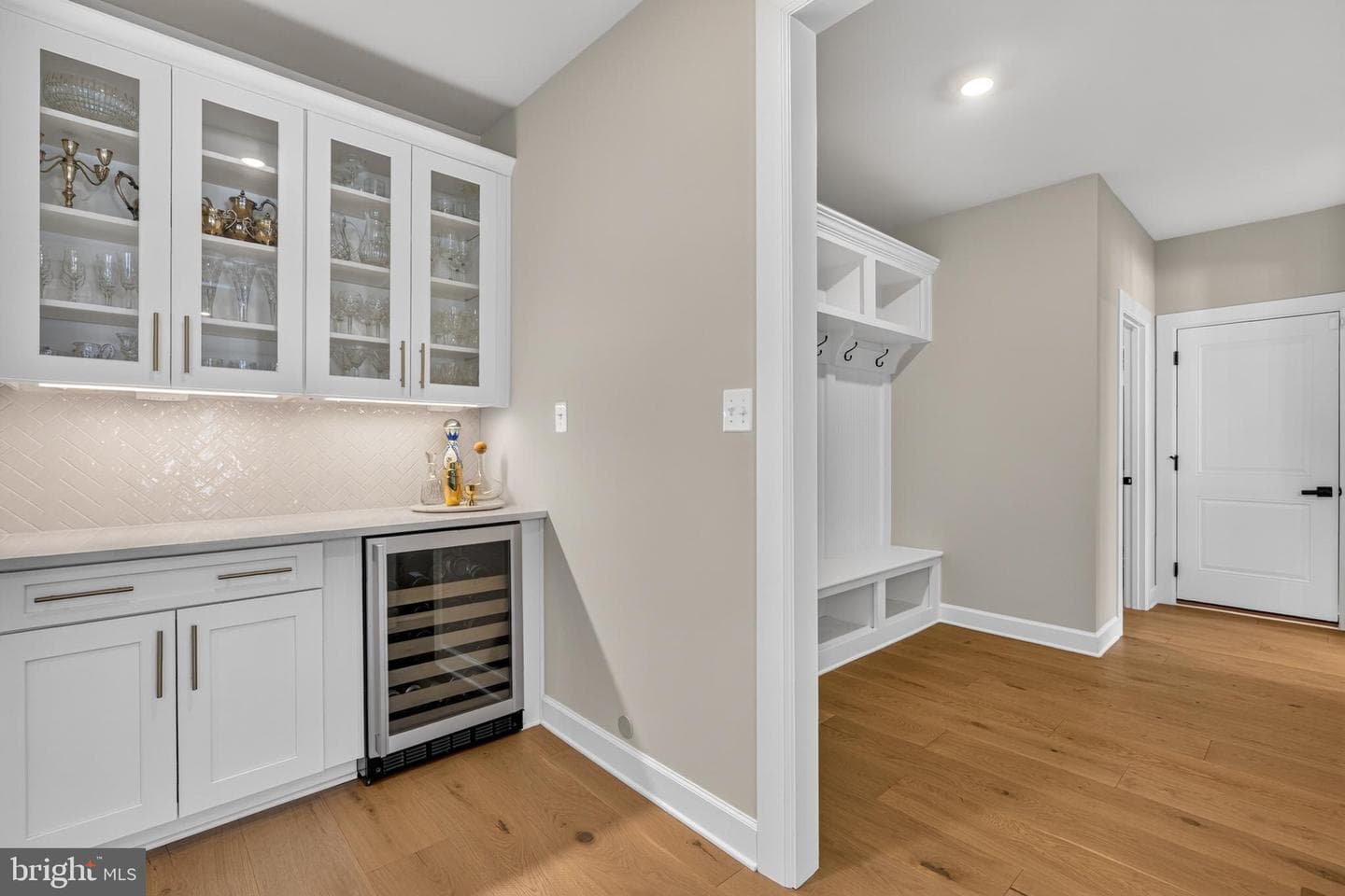 209 Alexis Court photo 15