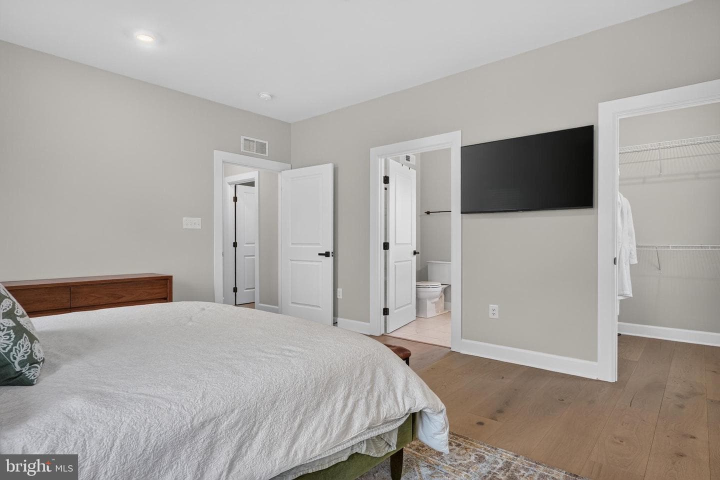 209 Alexis Court photo 25