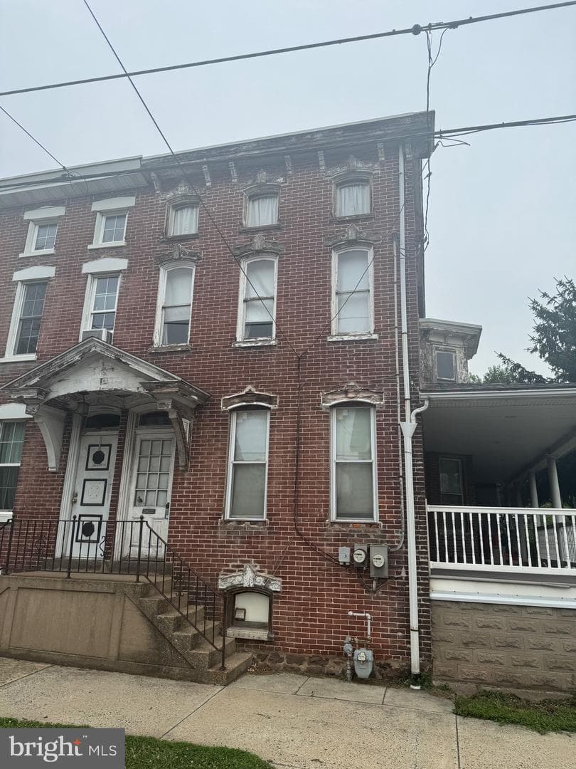 345 Bridge Street photo 1