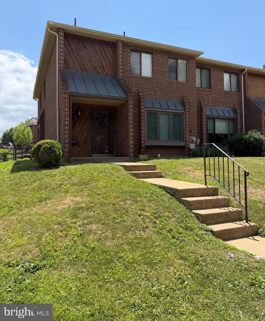 101 Neyland Court photo 1