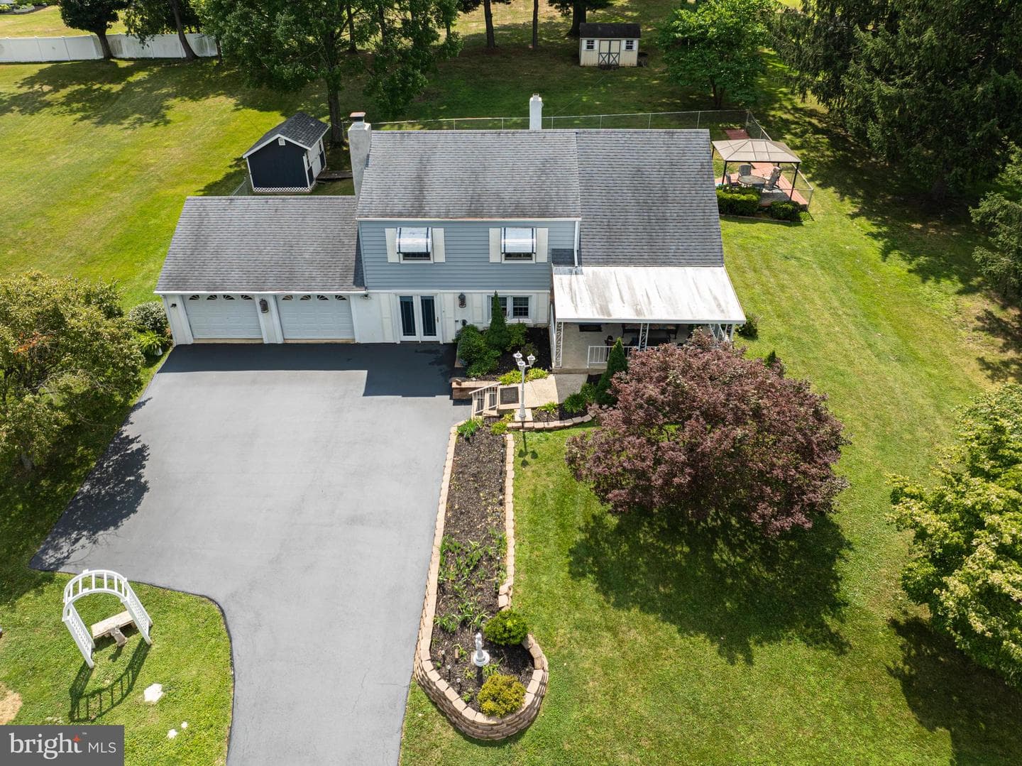 39 Rossiter Avenue photo 1