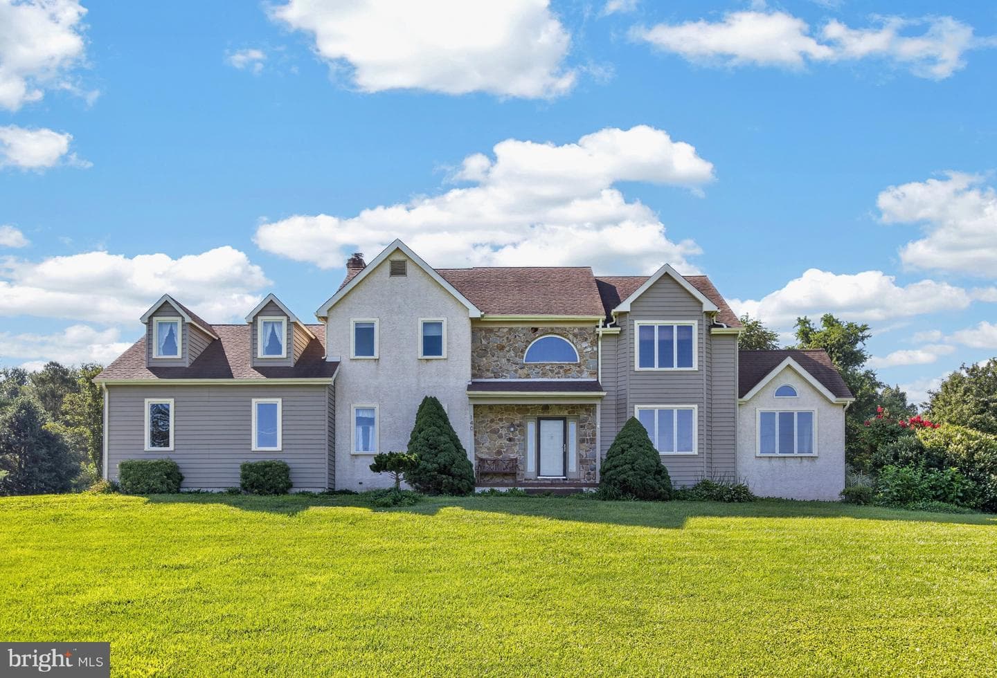 140 Lloyd Road photo 1