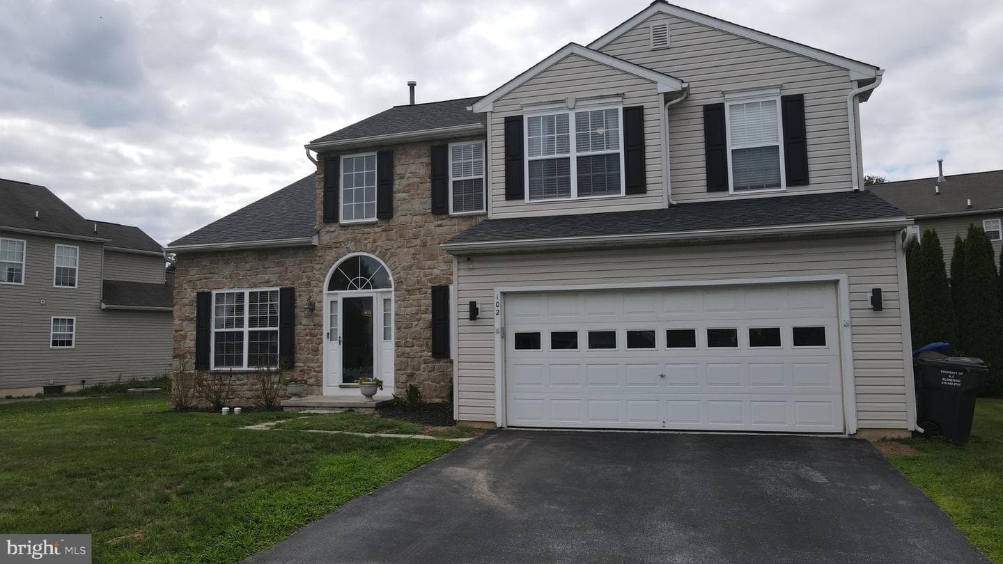 102 S Inverness Way photo 1