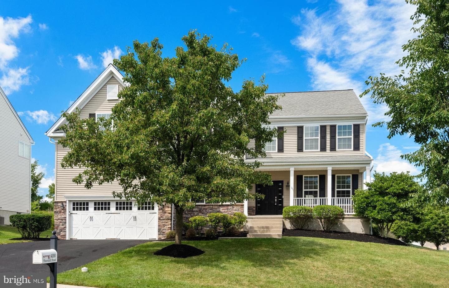 4200 Thornhill Road photo 1