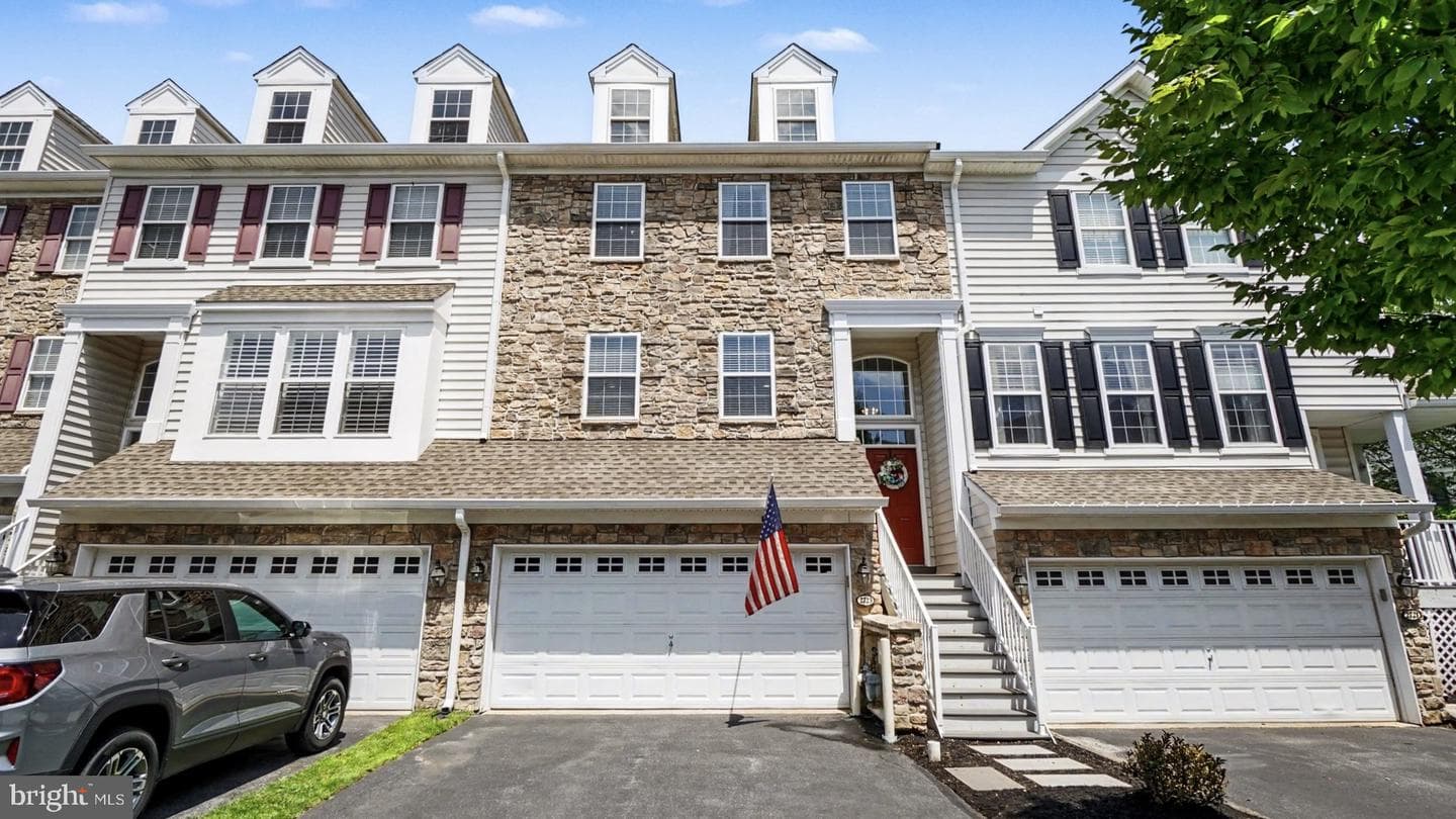 2723 Whittleby Court photo 1