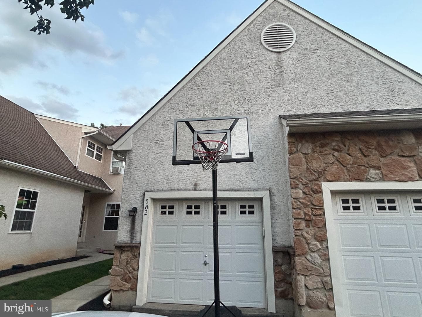 582 Cork Cir, West Chester
