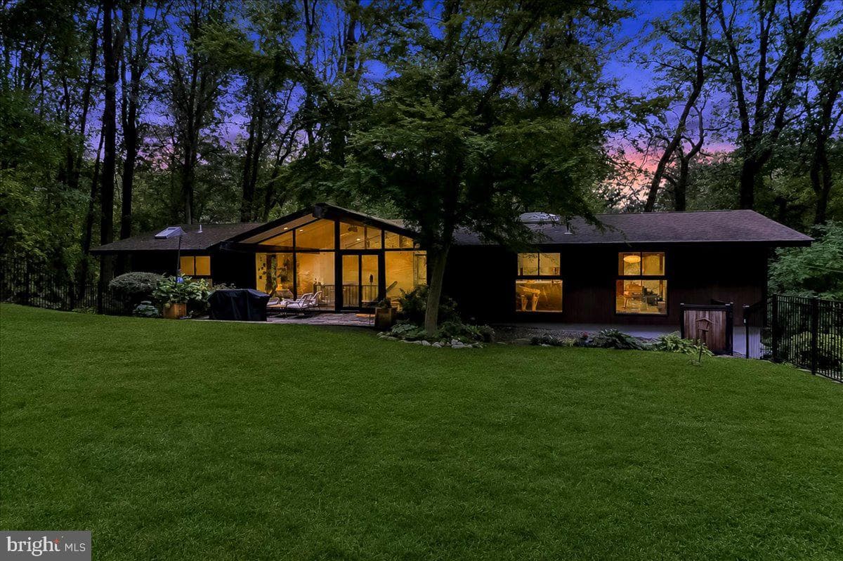 564 Pugh Road photo 1