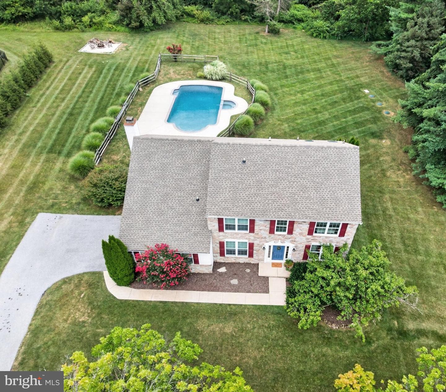26 Seneca Court photo 1
