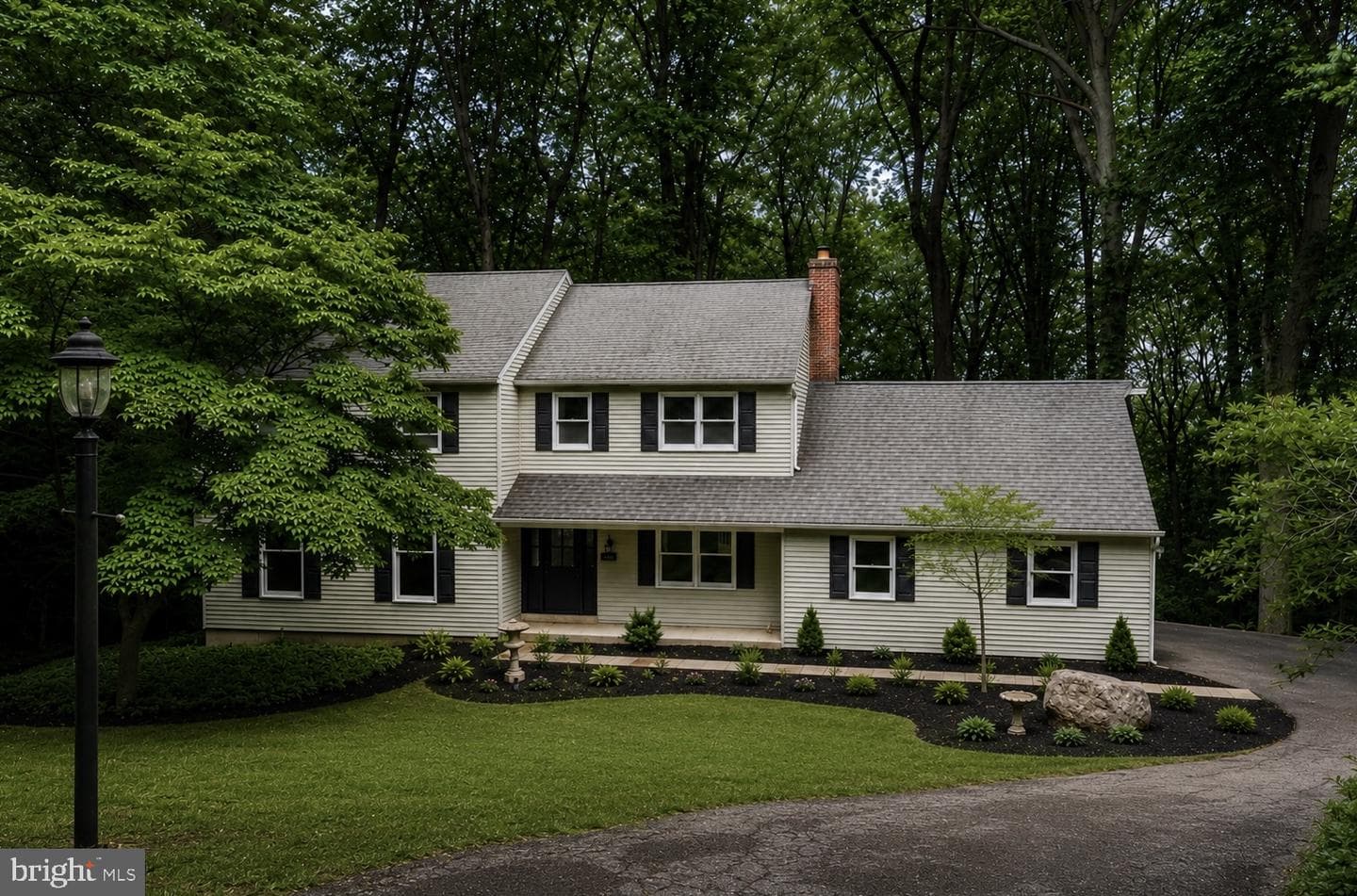 1038 Edgewood Chase photo 1