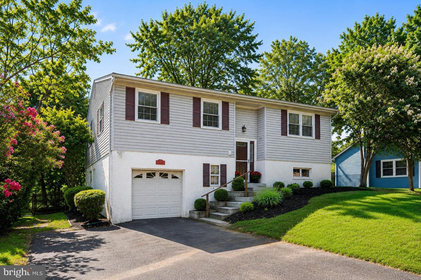 4 Hillcrest Drive photo 1