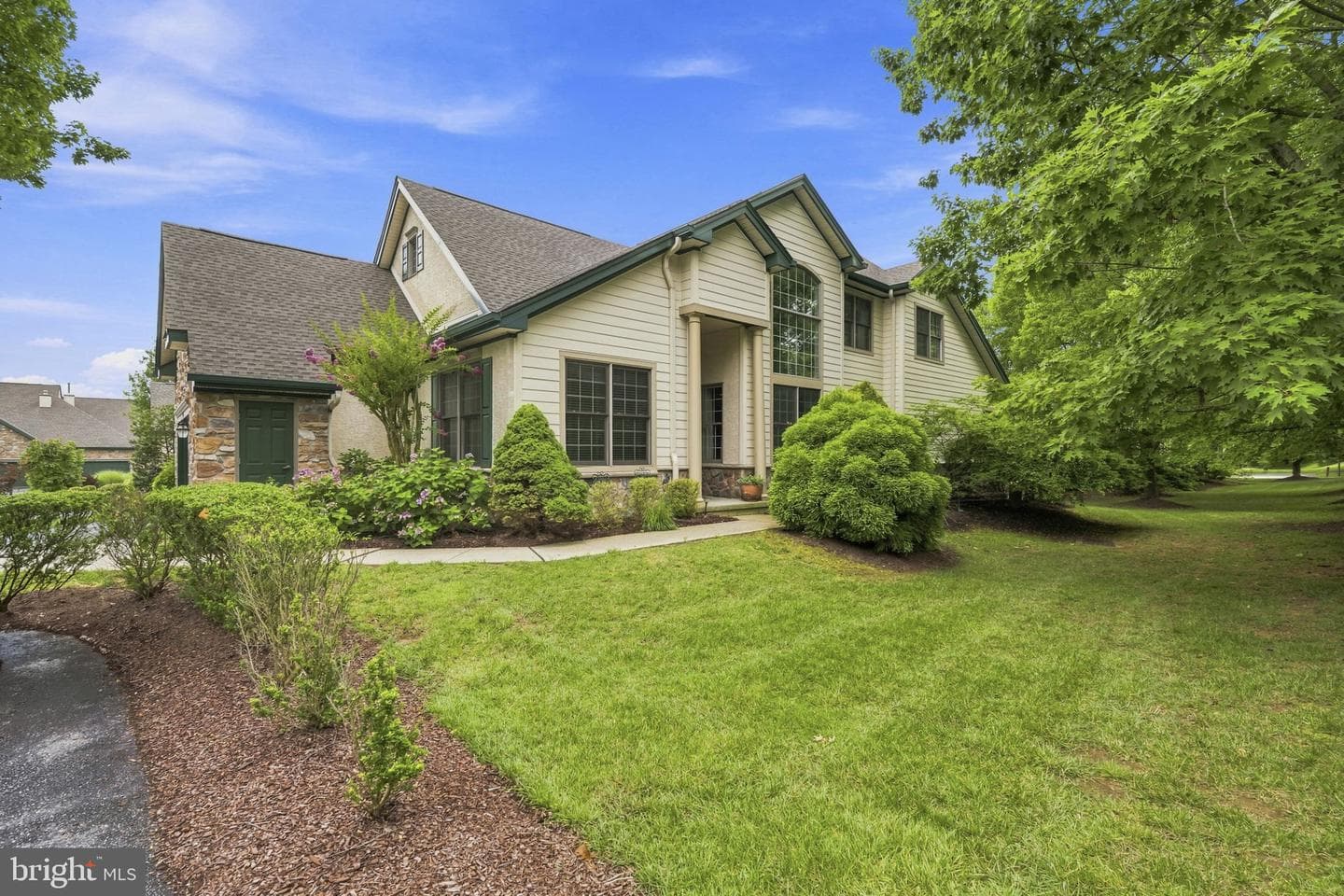 1712 Yardley Drive photo 1