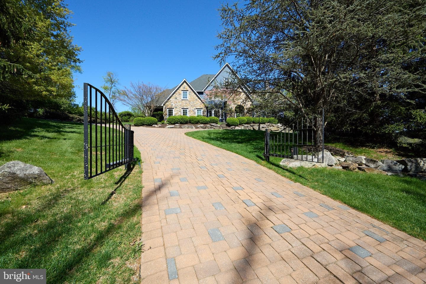 1012 Bodine Road photo 1