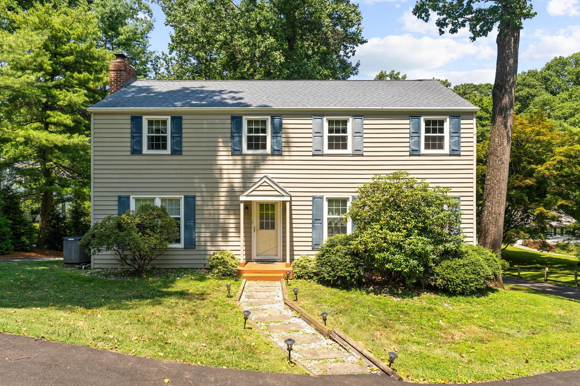 1615 Russell Road photo 1