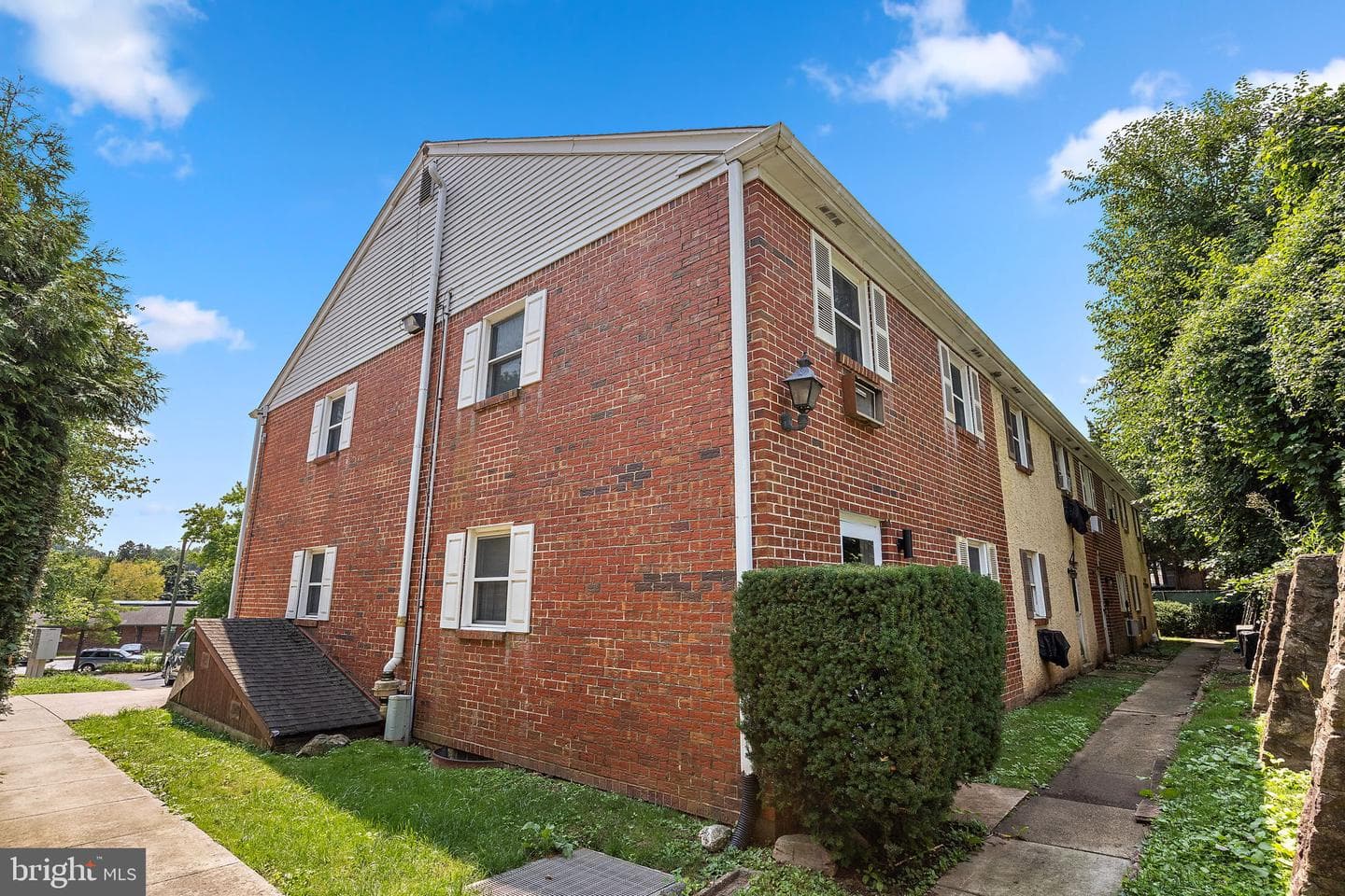 112 Railroad Avenue #1 photo 1
