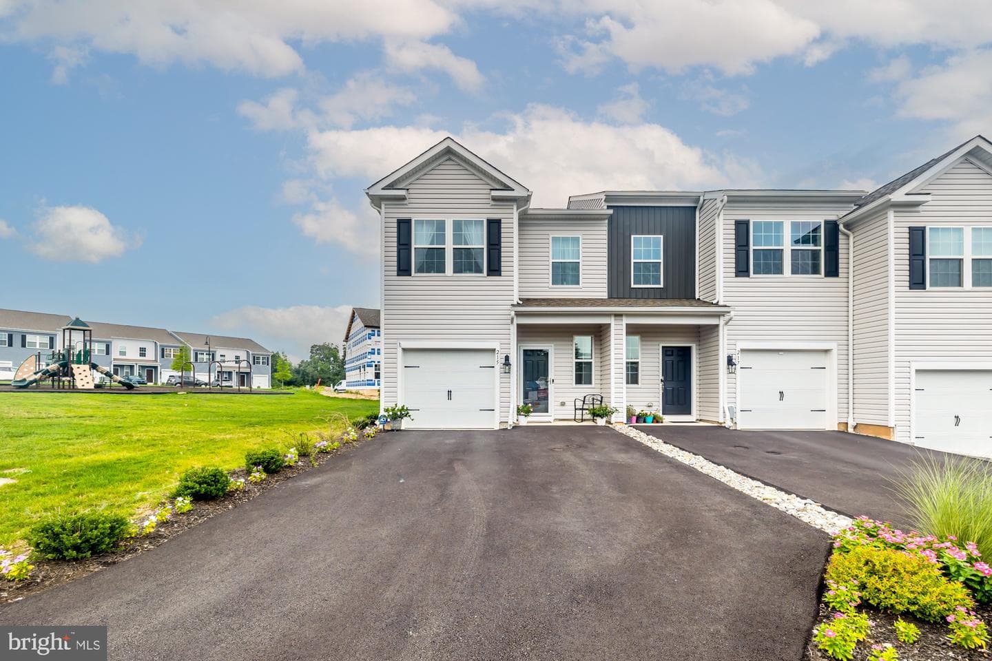215 Derby Drive photo 1