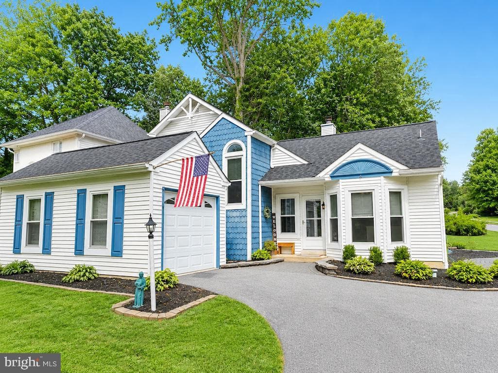 1500 Victoria Drive photo 1