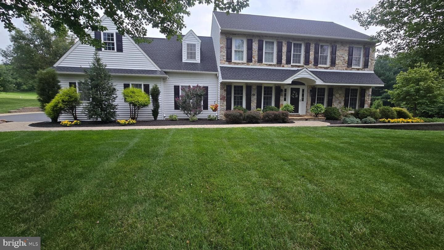118 Stonegate Drive photo 1