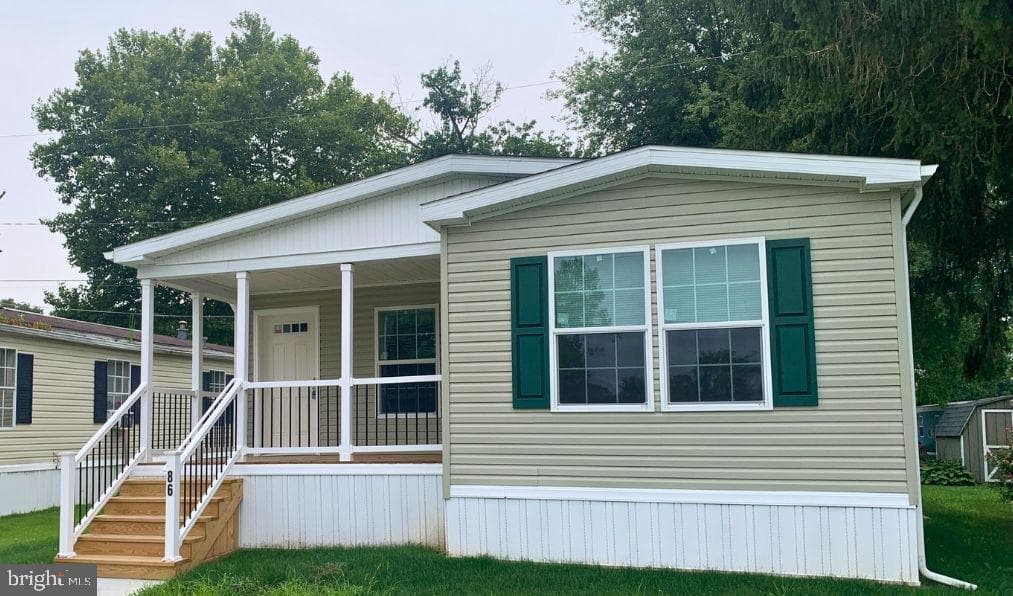 86 Rose Avenue photo 1