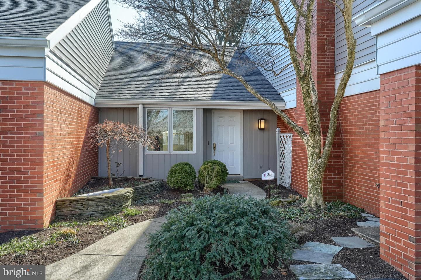 12 Spring Creek Manor photo 3
