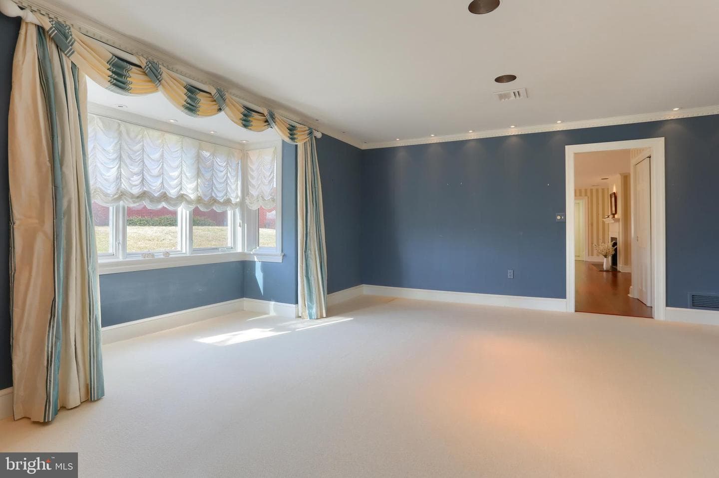 12 Spring Creek Manor photo 9
