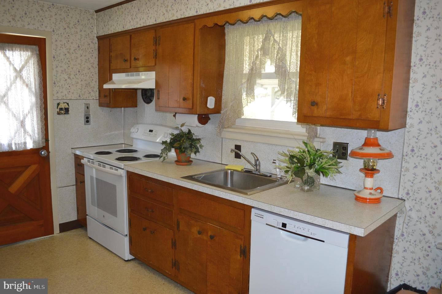 3811 Schoolhouse Lane photo 10