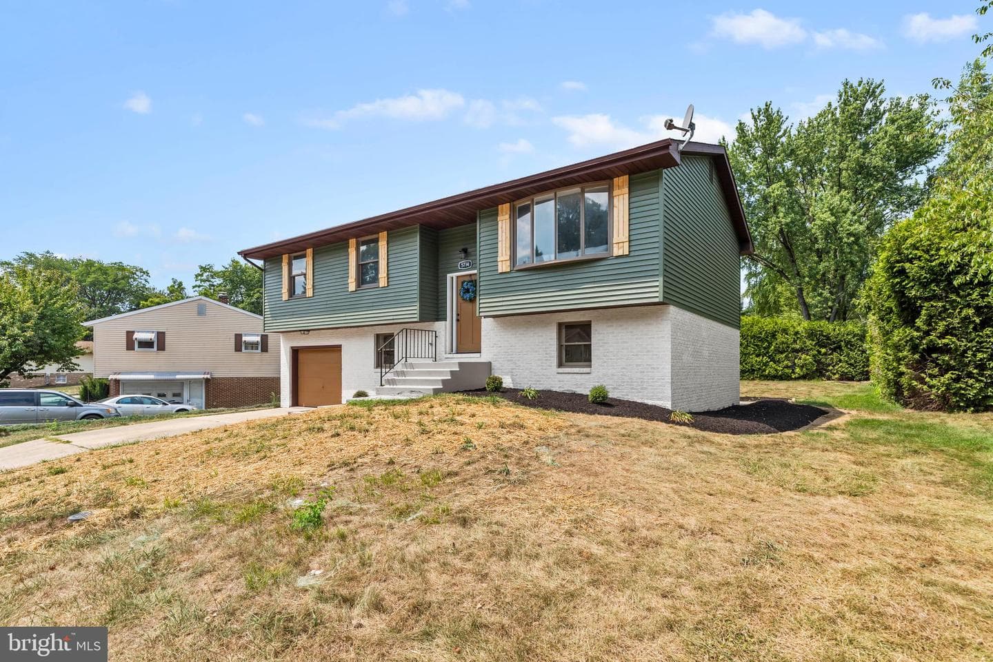 5714 Kenwood Avenue photo 2