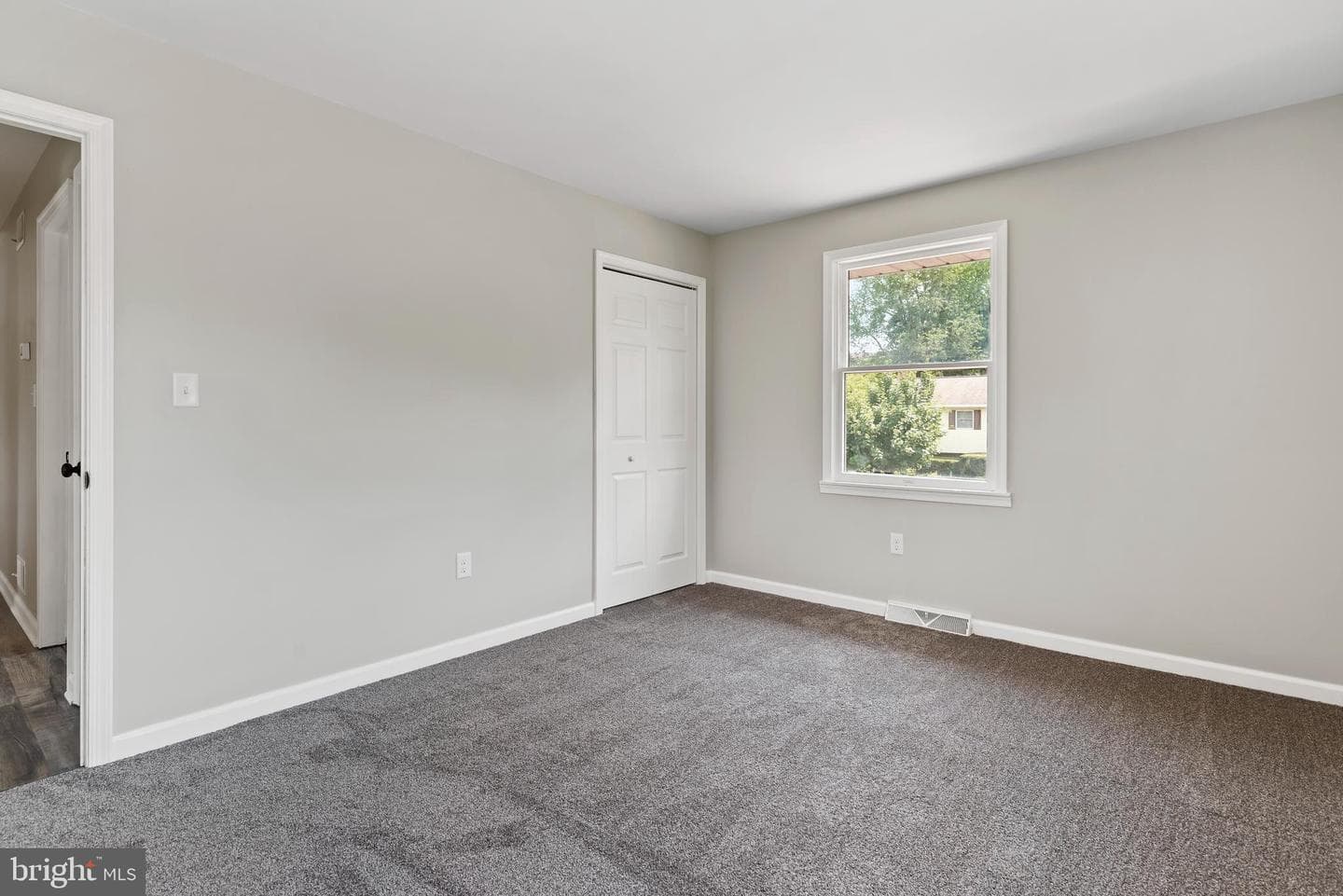 5714 Kenwood Avenue photo 21